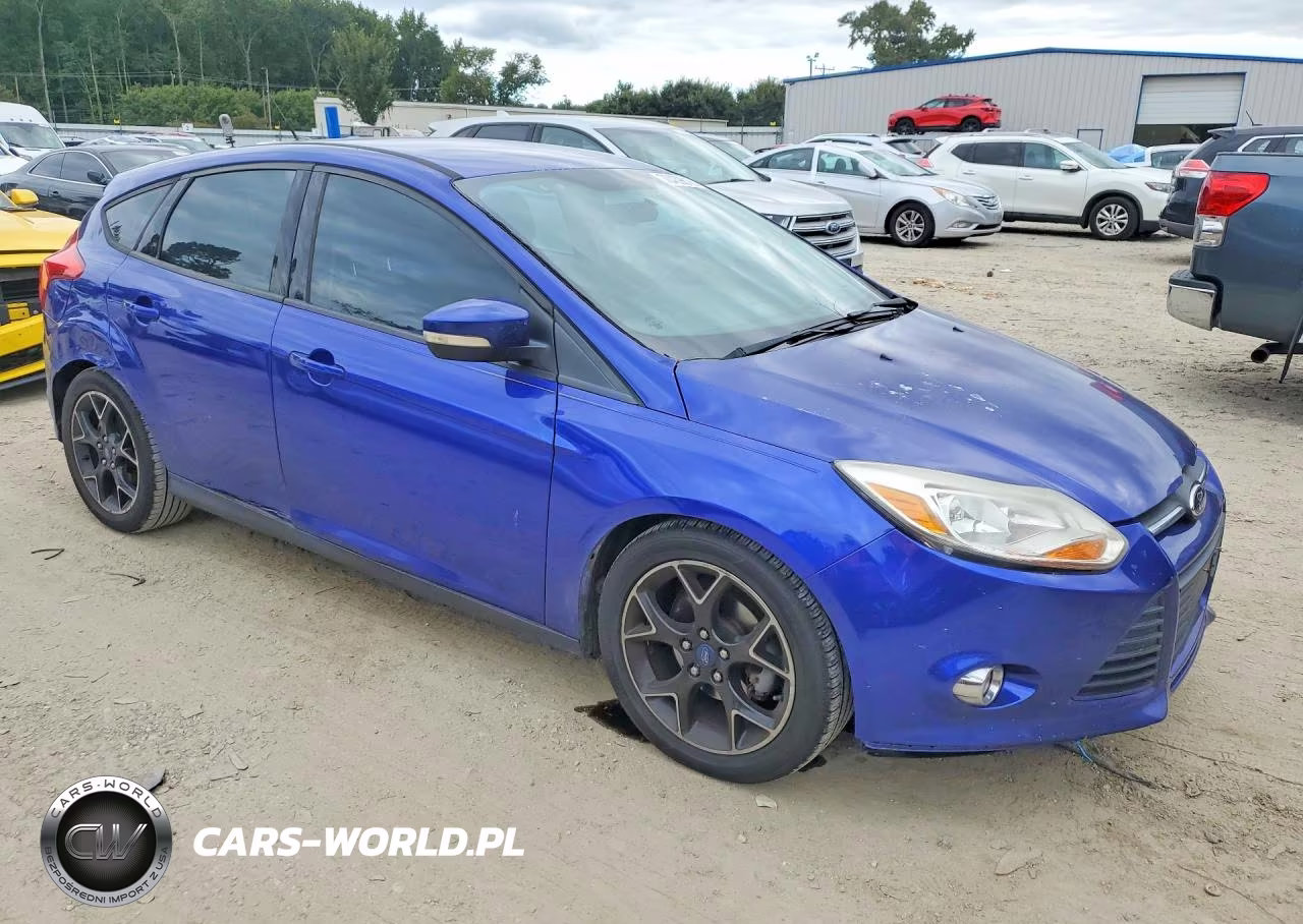 2014 Ford Focus Se VIN:1FADP3K29EL359775 - 4