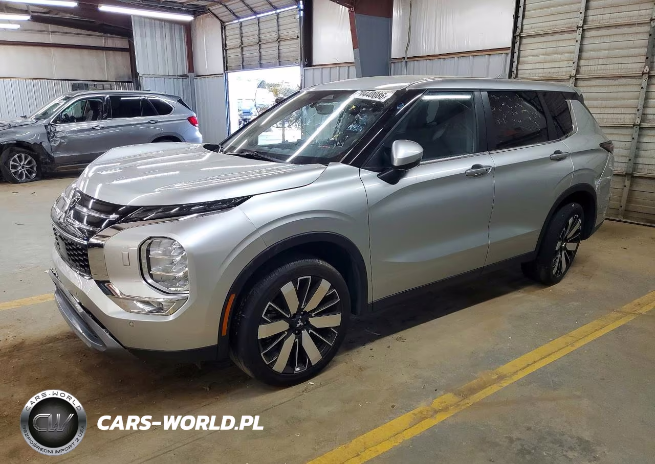 2025 Mitsubishi Outlander Se