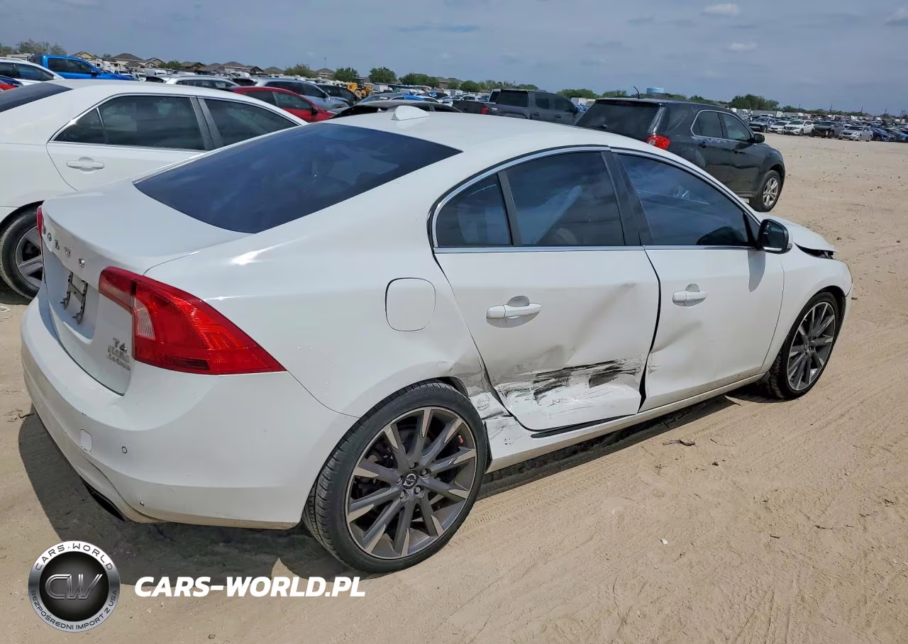 2015 Volvo S60 Platinum VIN:YV149MFMXF2338327 - 3