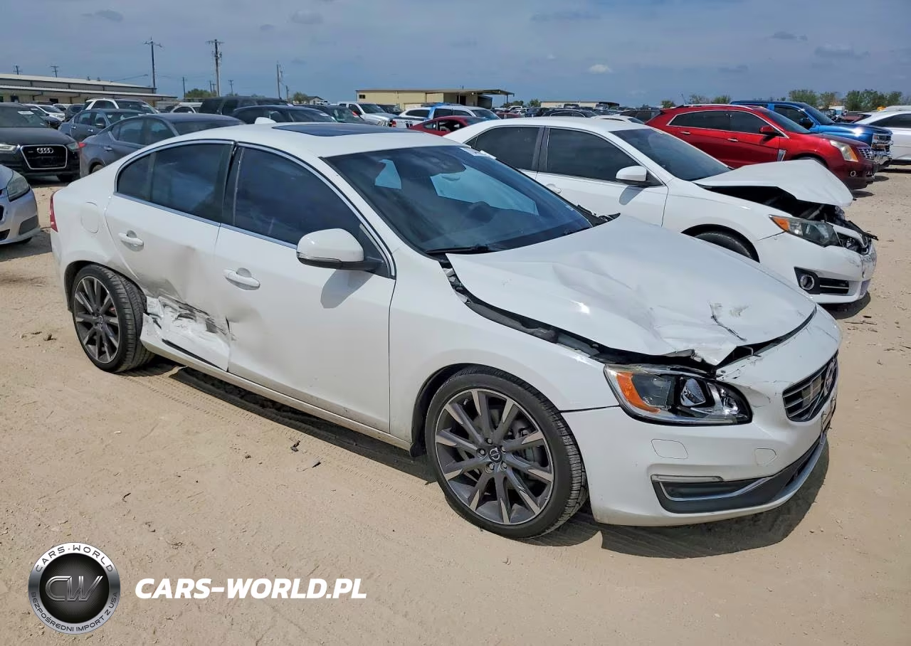 2015 Volvo S60 Platinum VIN:YV149MFMXF2338327 - 4