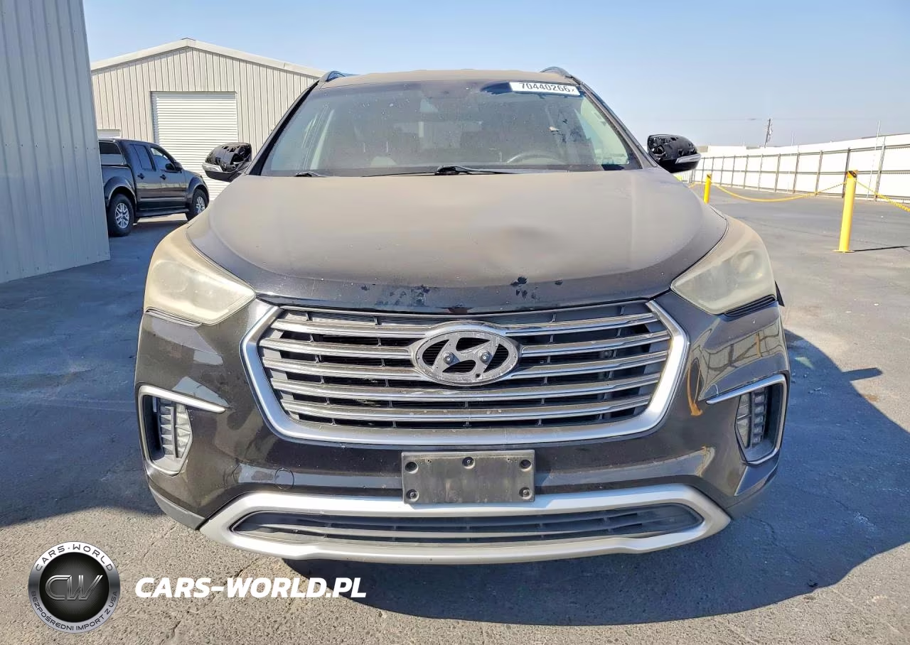2018 Hyundai Santa Fe Se VIN:KM8SN4HF0JU263816 - 5