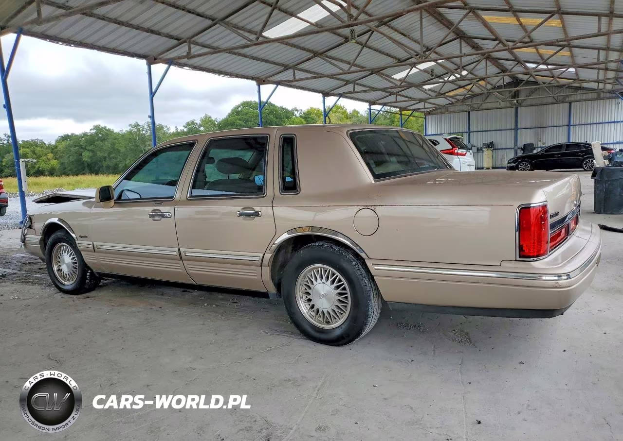 1997 Lincoln Town Car Signature VIN:1LNLM82WXVY749877 - 2