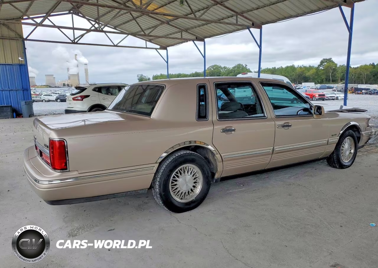 1997 Lincoln Town Car Signature VIN:1LNLM82WXVY749877 - 3