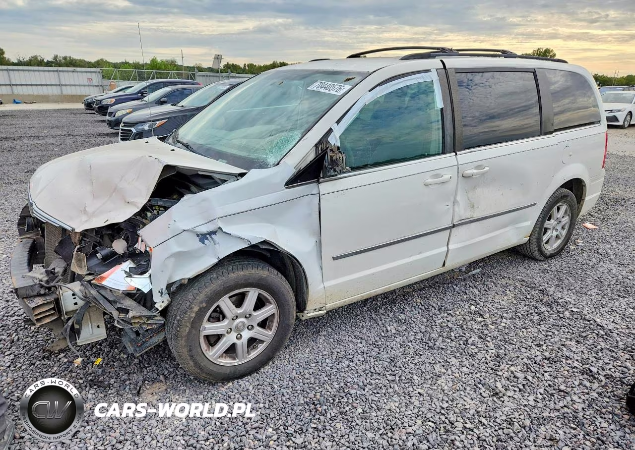 2010 Chrysler Town & Country Touring VIN:2A4RR5D13AR450739 - 1