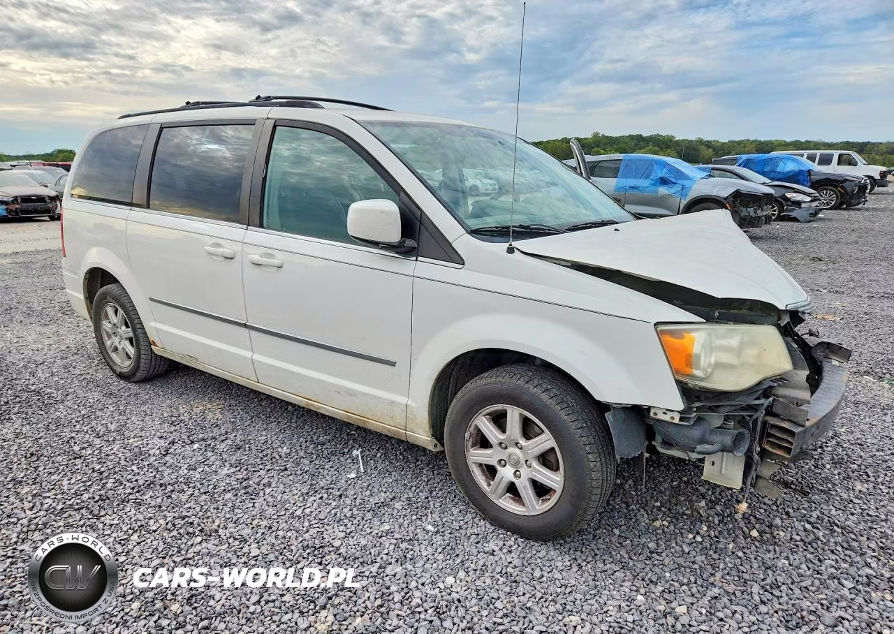 2010 Chrysler Town & Country Touring VIN:2A4RR5D13AR450739 - 4