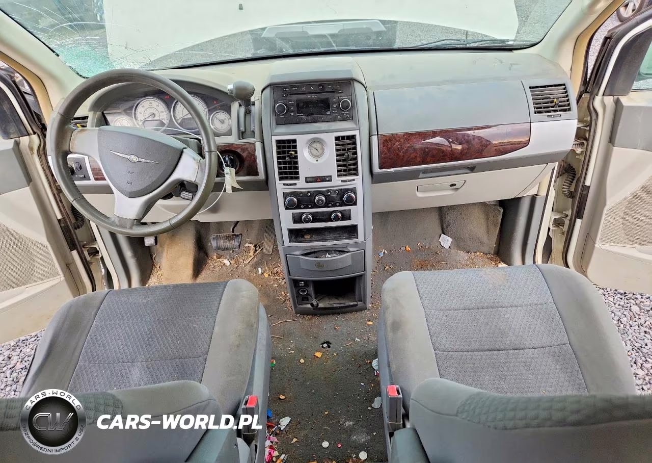 2010 Chrysler Town & Country Touring VIN:2A4RR5D13AR450739 - 8
