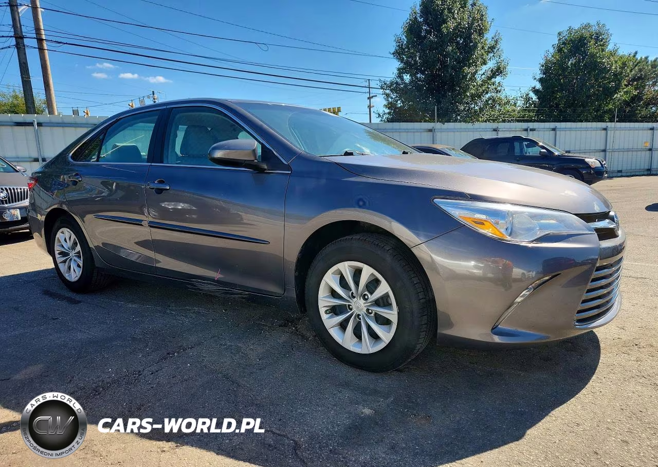2017 Toyota Camry Le VIN:4T1BF1FK8HU667940 - 4