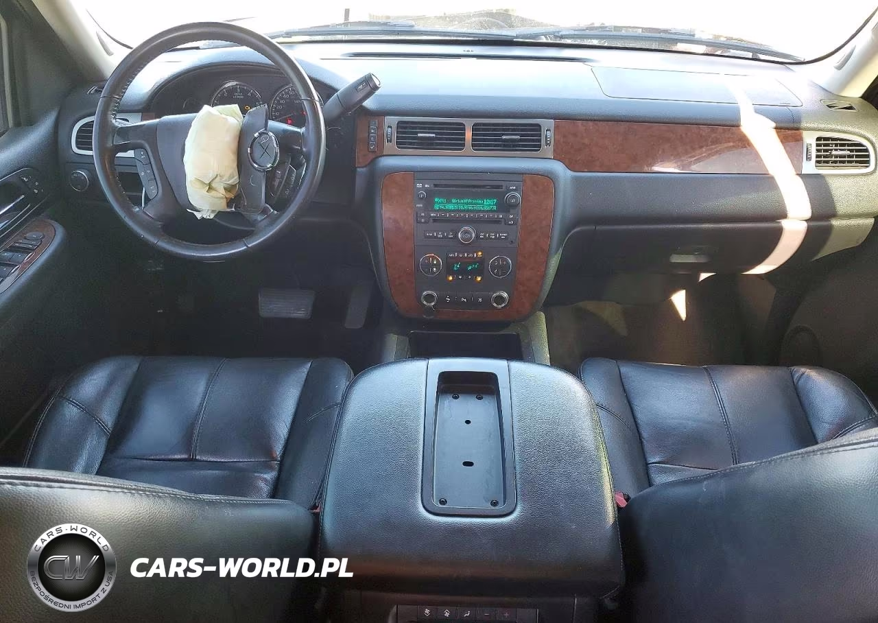 2007 Chevrolet Suburban C1500 VIN:1GNFC16J57R221453 - 8