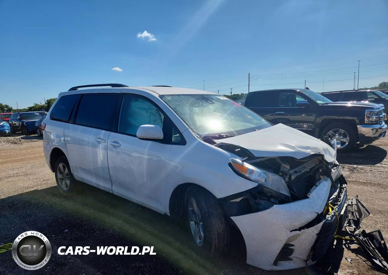 2018 Toyota Sienna Le VIN:5TDKZ3DC8JS903371 - 4