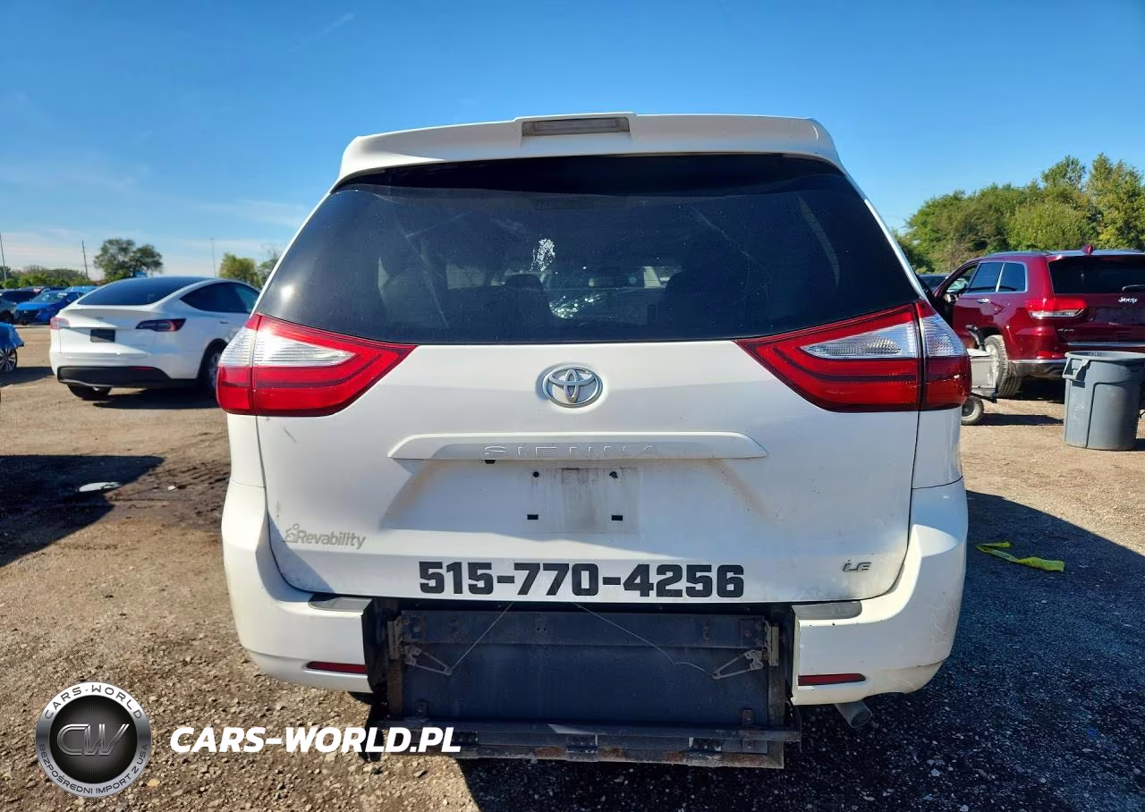 2018 Toyota Sienna Le VIN:5TDKZ3DC8JS903371 - 6