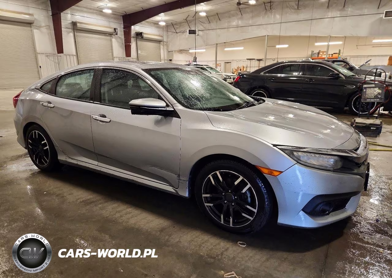 2017 Honda Civic Touring VIN:19XFC1F95HE002892 - 4