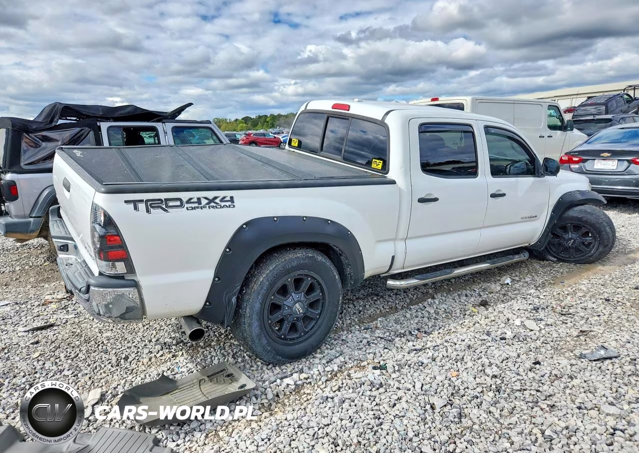 2010 Toyota Tacoma Double Cab Long Bed VIN:5TEMU4FN9AZ688582 - 3