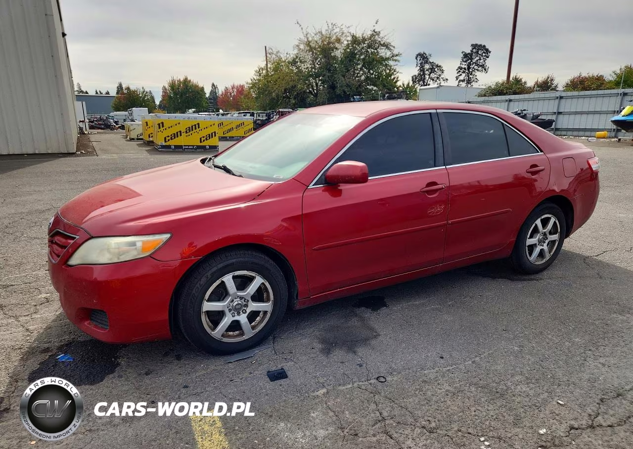 2011 Toyota Camry Le – zdjęcie 1 z 12