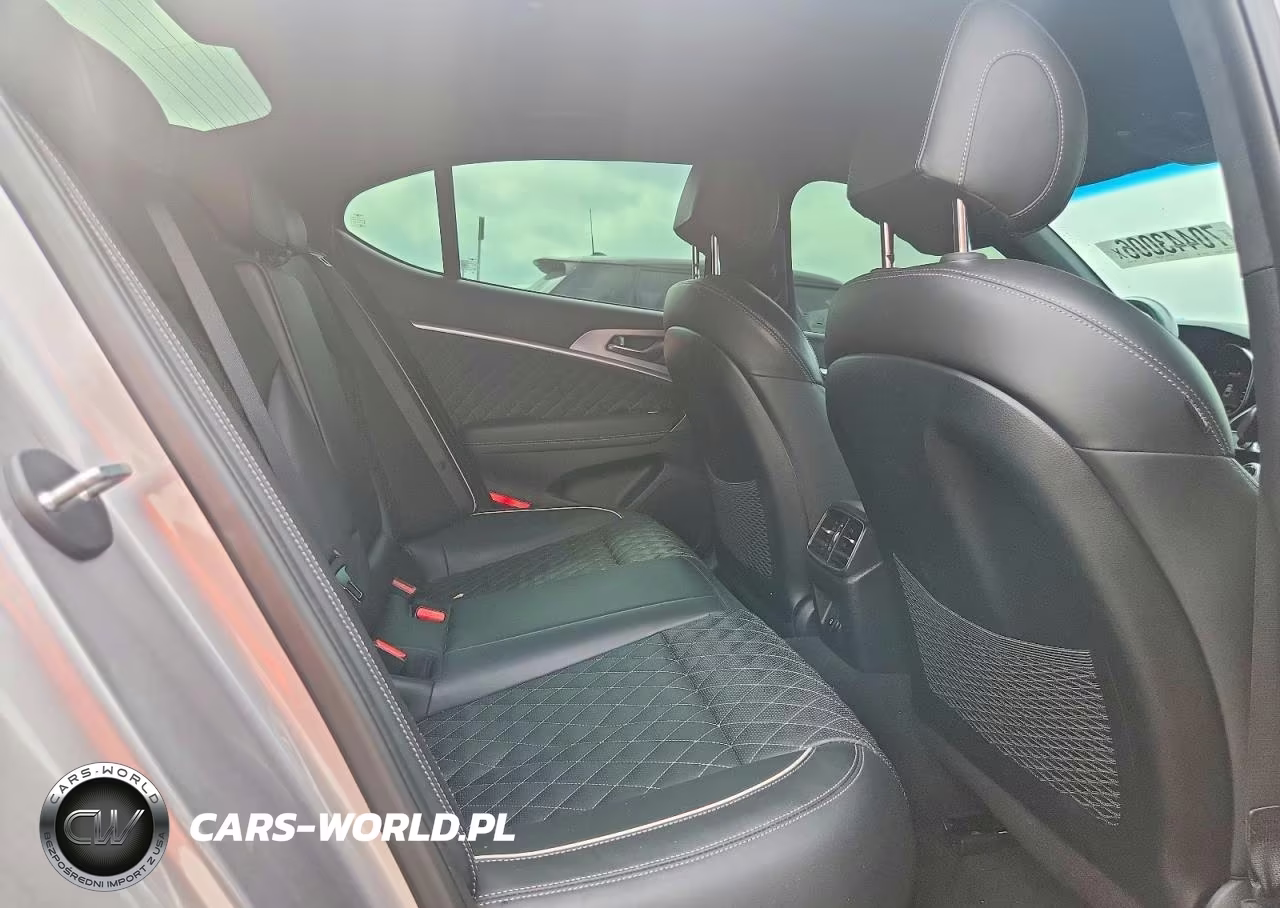 2020 Genesis G70 3.3T VIN:KMTG34LE8LU049045 - 10