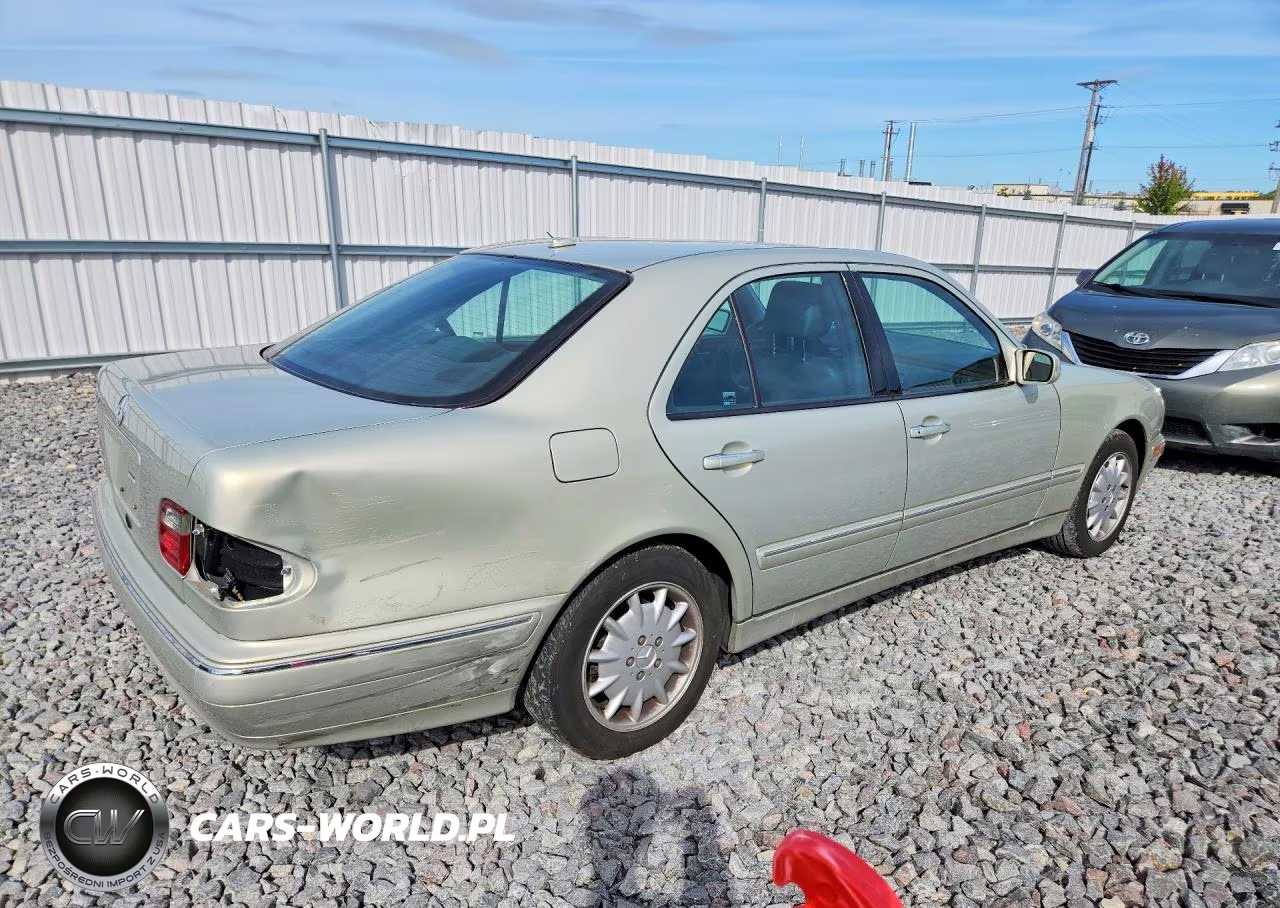 2000 Mercedes-Benz E 320 VIN:WDBJF65J3YB114676 - 3