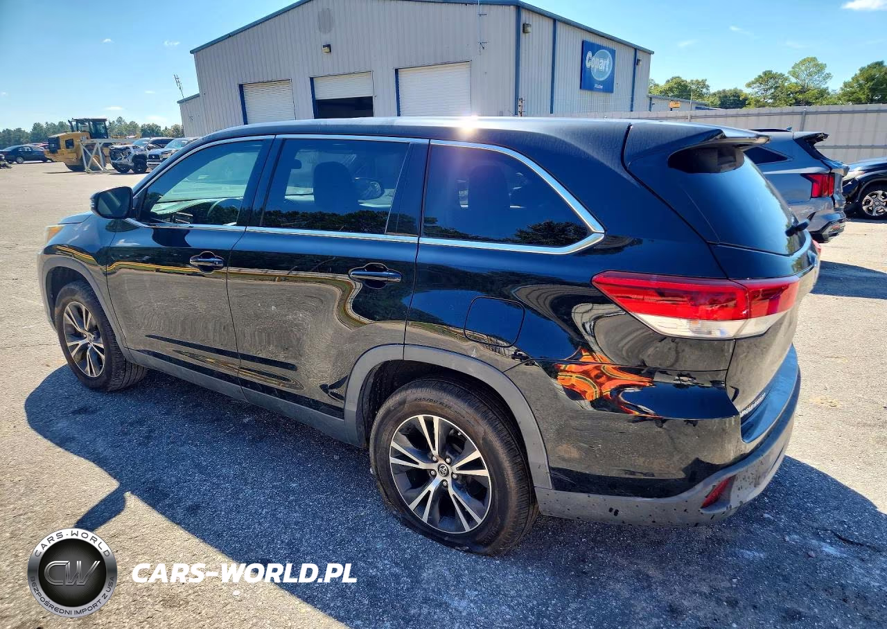 2019 Toyota Highlander Le VIN:5TDZARFH9KS042639 - 2
