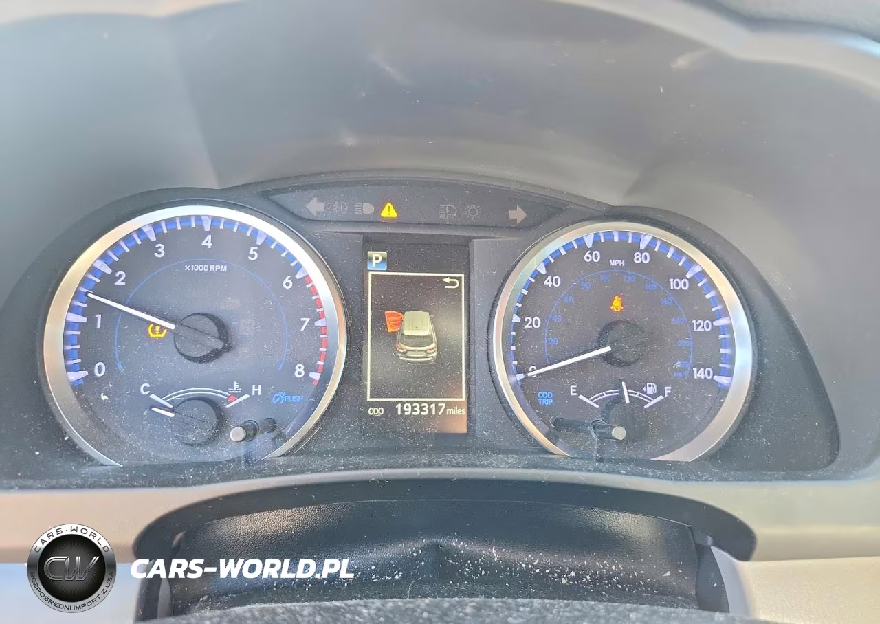 2019 Toyota Highlander Le VIN:5TDZARFH9KS042639 - 9