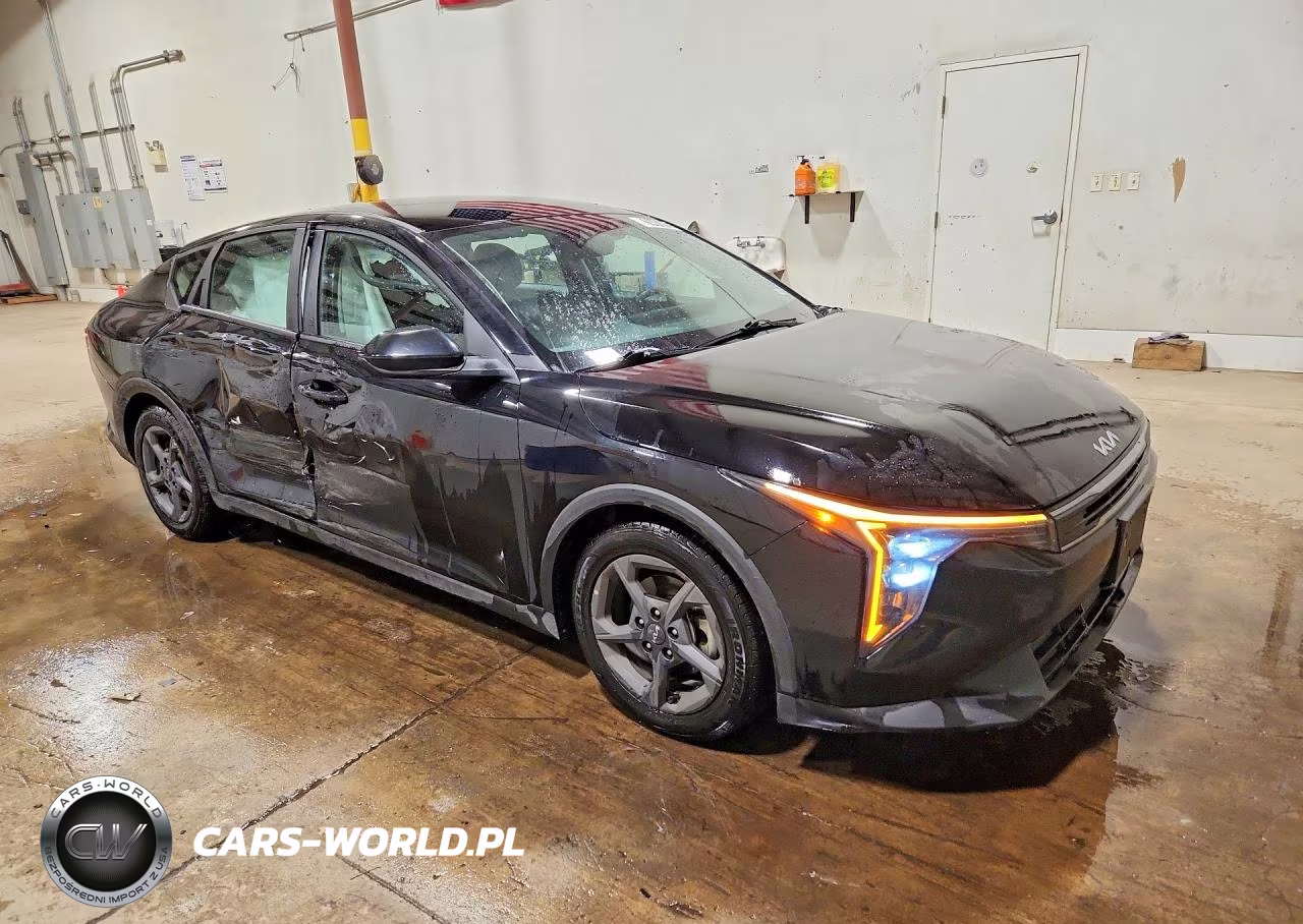 2025 Kia K4 Lxs VIN:3KPFT4DE1SE091238 - 4