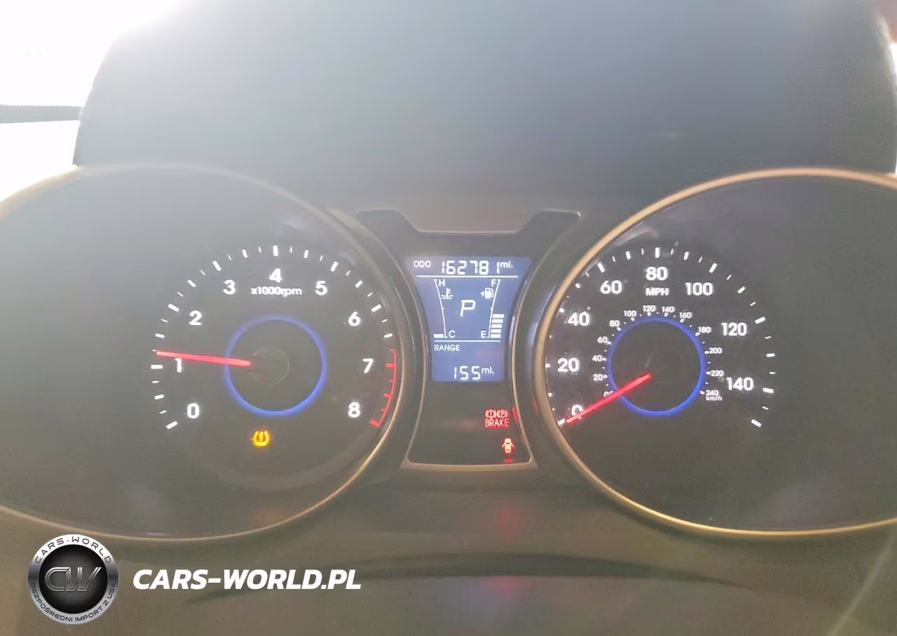 2016 Hyundai Veloster Base VIN:KMHTC6AD2GU295903 - 9
