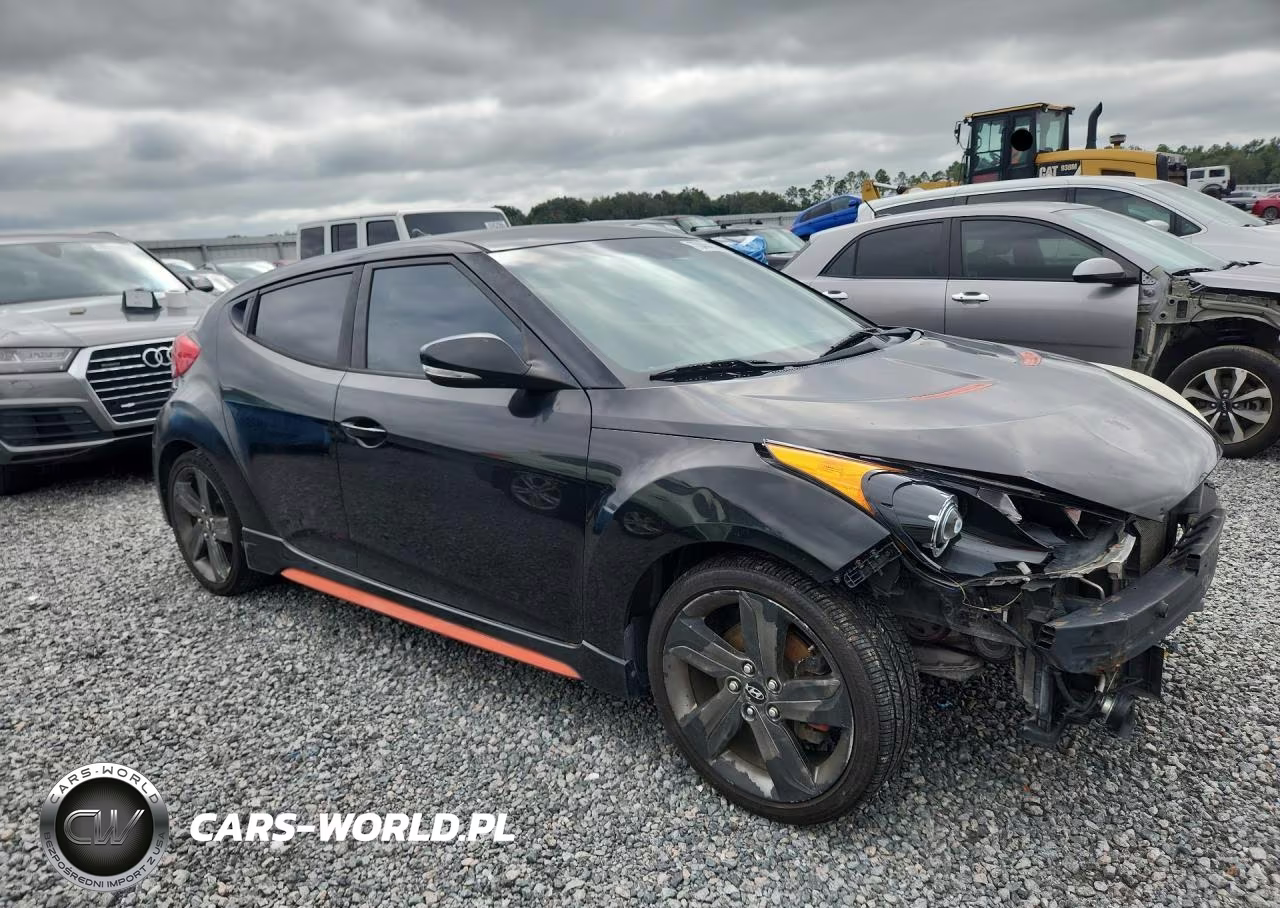 2015 Hyundai Veloster Turbo VIN:KMHTC6AE0FU220365 - 4