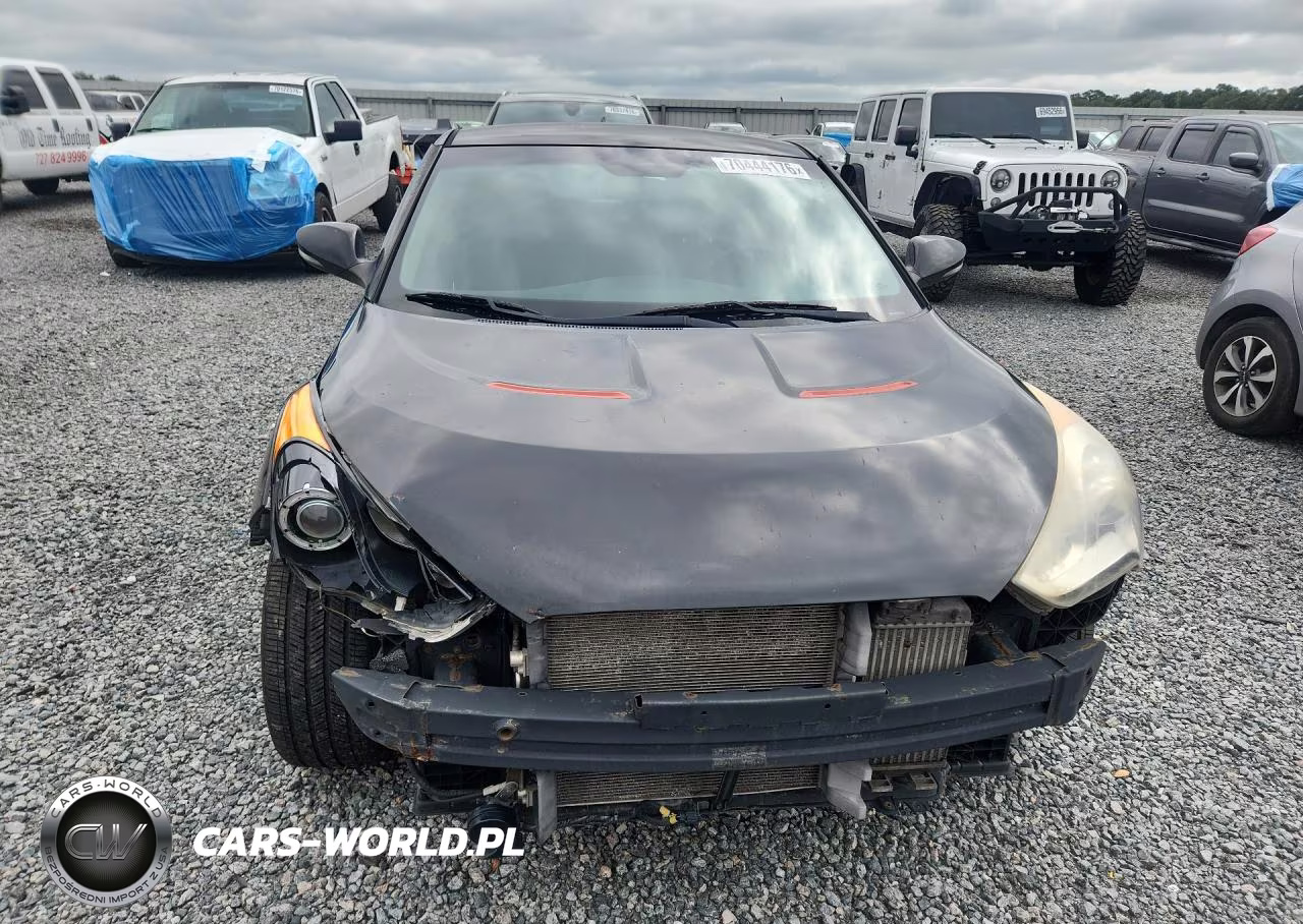 2015 Hyundai Veloster Turbo VIN:KMHTC6AE0FU220365 - 5