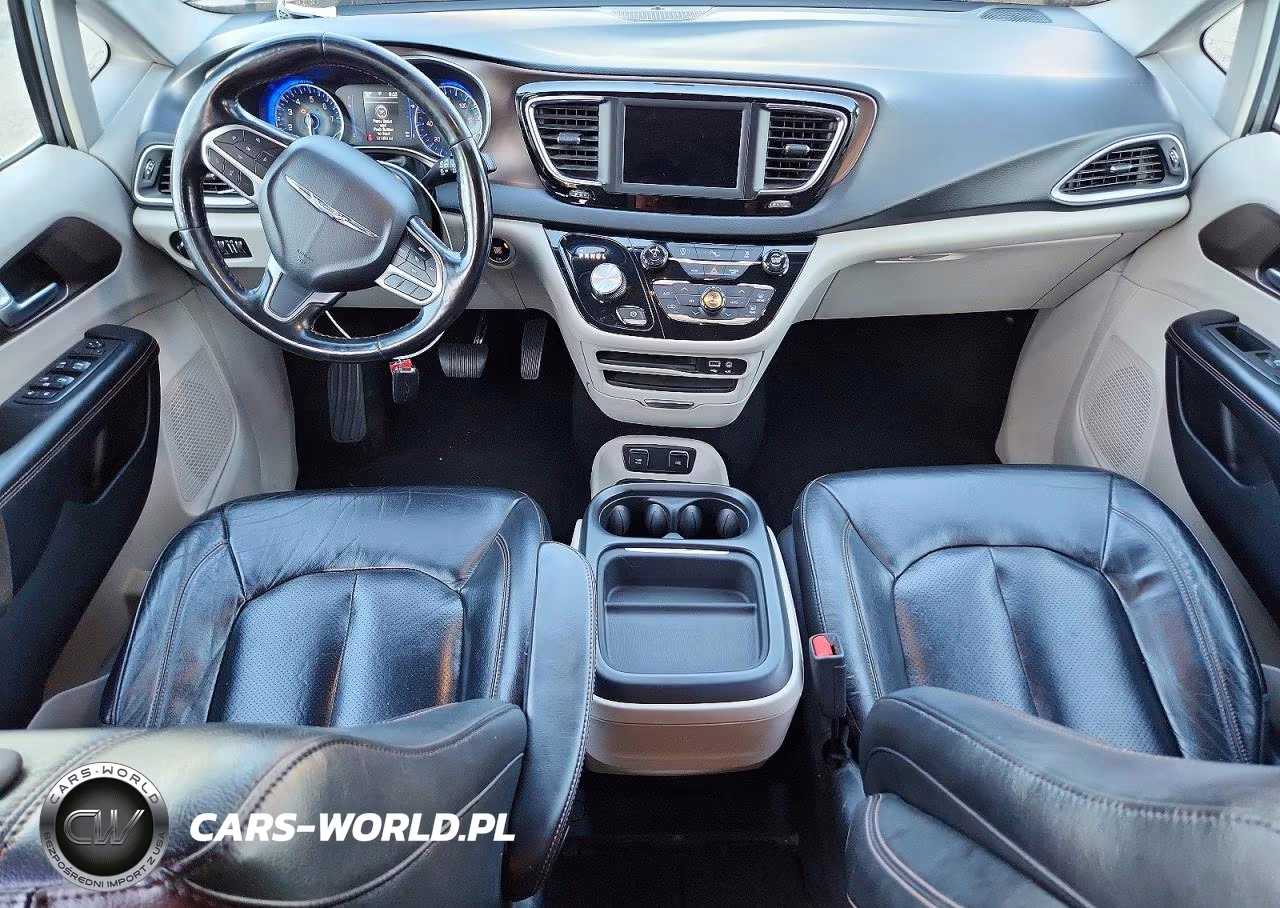 2019 Chrysler Pacifica Touring L VIN:2C4RC1BG2KR537654 - 8