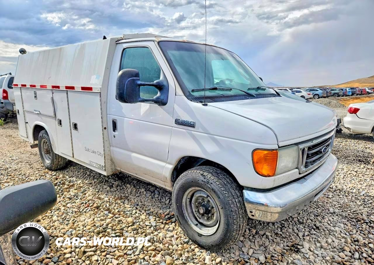 2007 Ford Econoline E350 Super Duty Cutaway Van VIN:1FDSE35L77DA91863 - 4