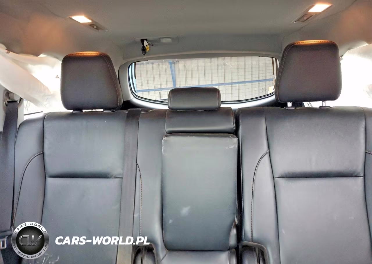2019 Toyota Highlander Xle VIN:5TDJZRFH7KS725655 - 10