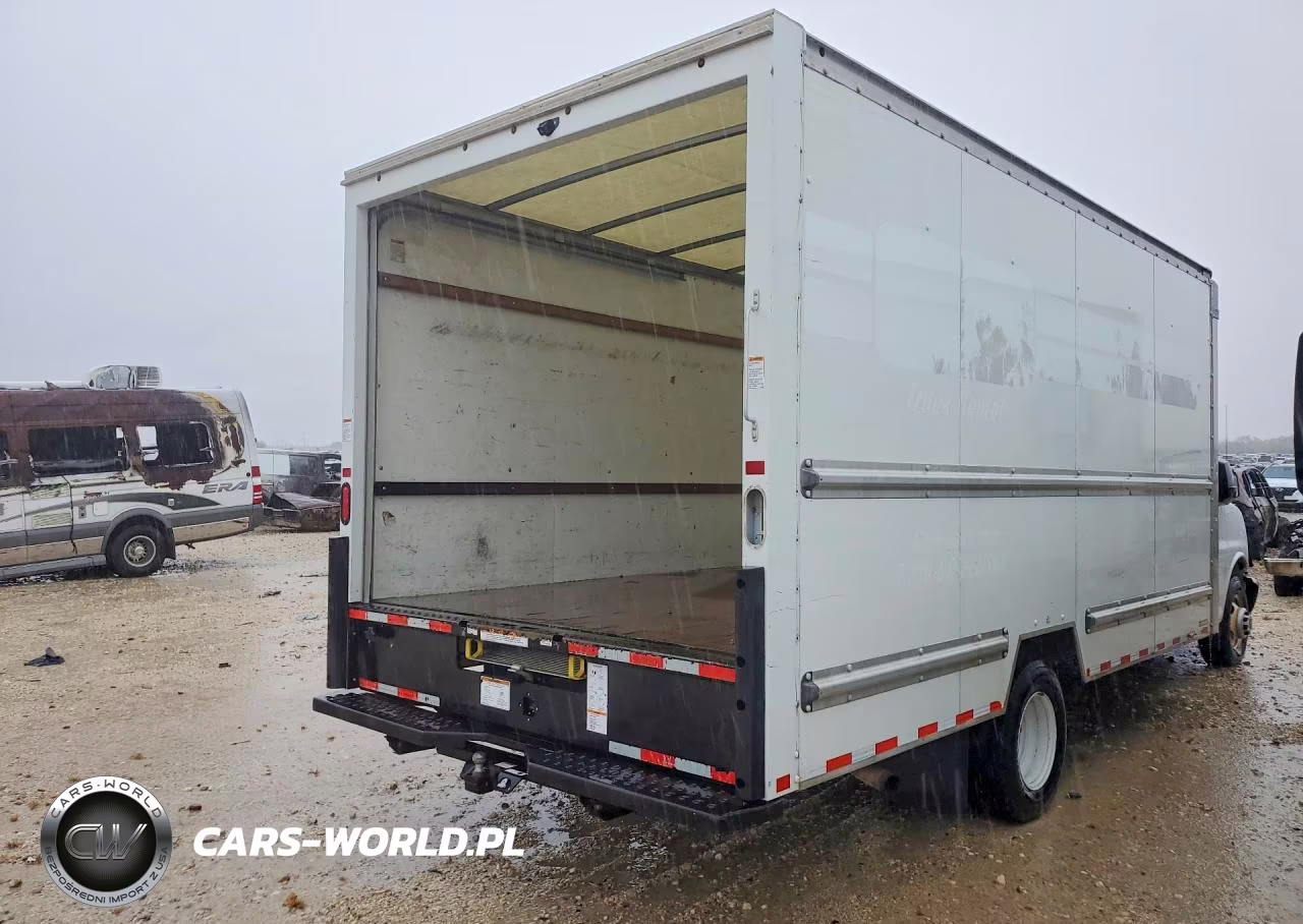 2022 GMC Savana Box Truck VIN:7GZ37TC73NN011851 - 3