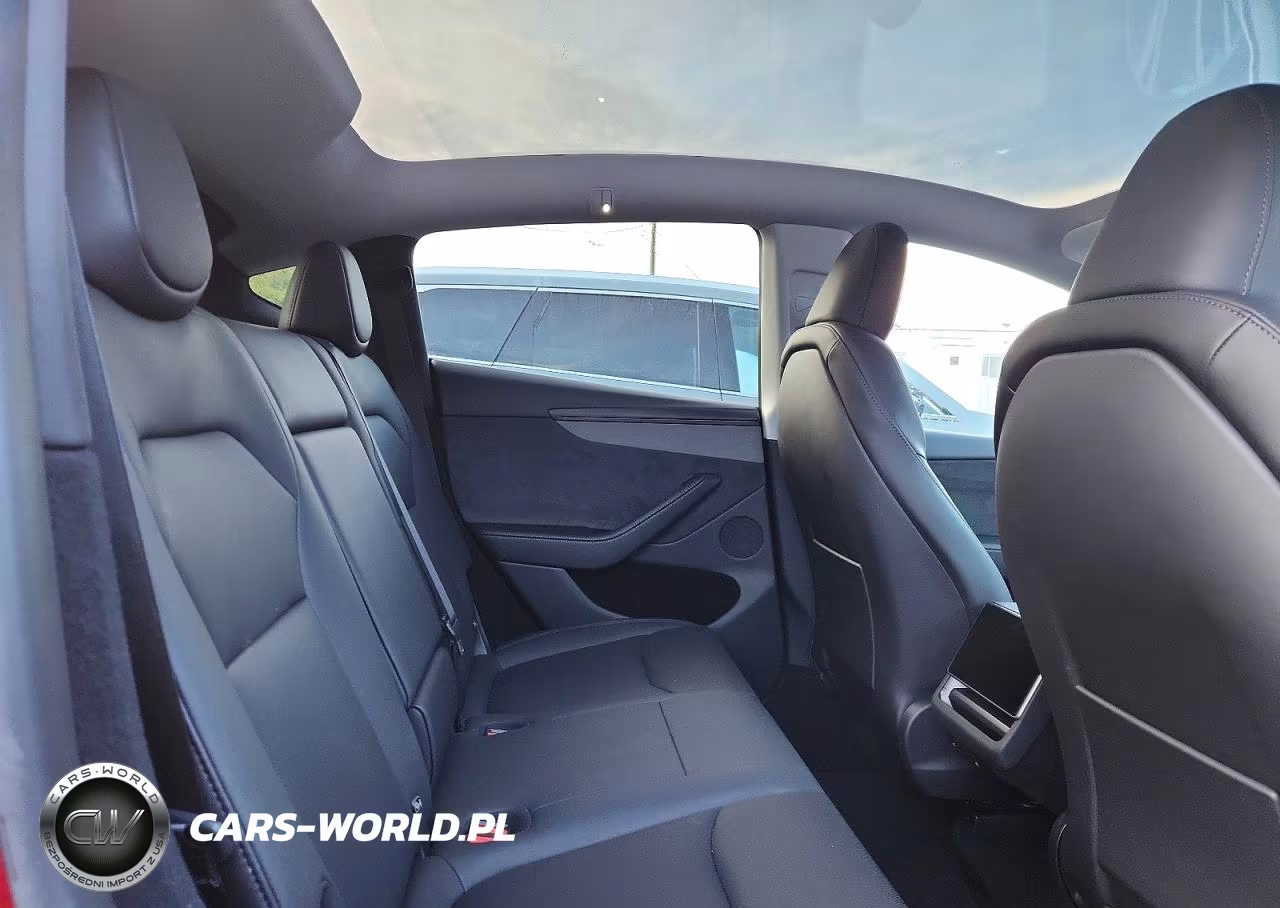 2026 Tesla Model Y VIN:7SAYGDEE6TF449136 - 10