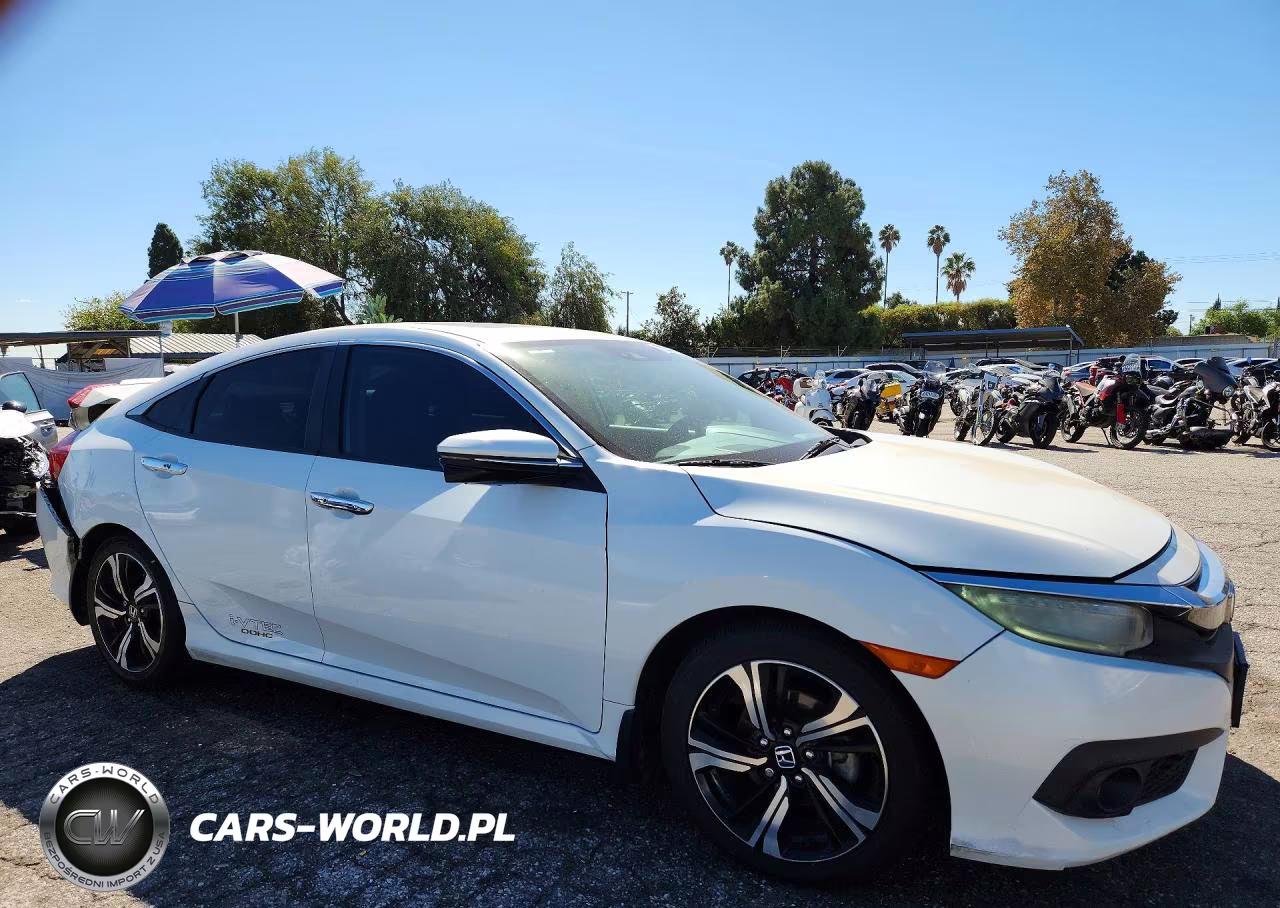 2016 Honda Civic Touring VIN:2HGFC1F96GH637978 - 4