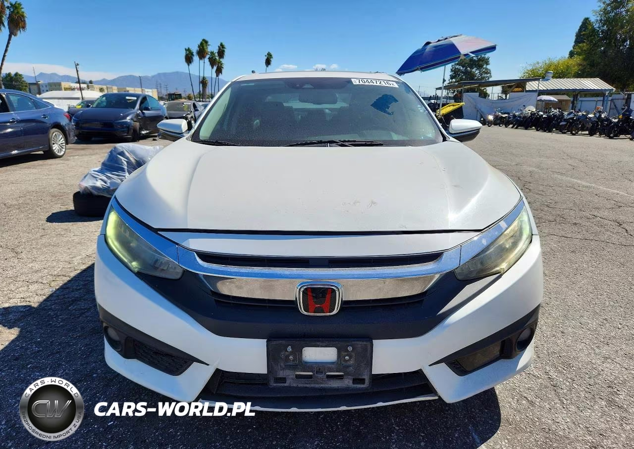 2016 Honda Civic Touring VIN:2HGFC1F96GH637978 - 5