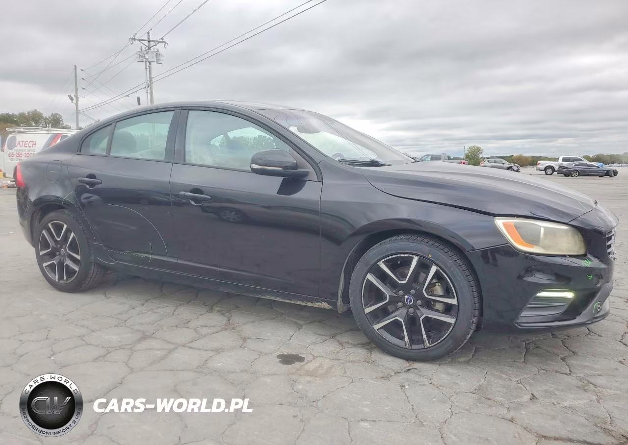2017 Volvo S60 VIN:YV126MFL4H2423674 - 4