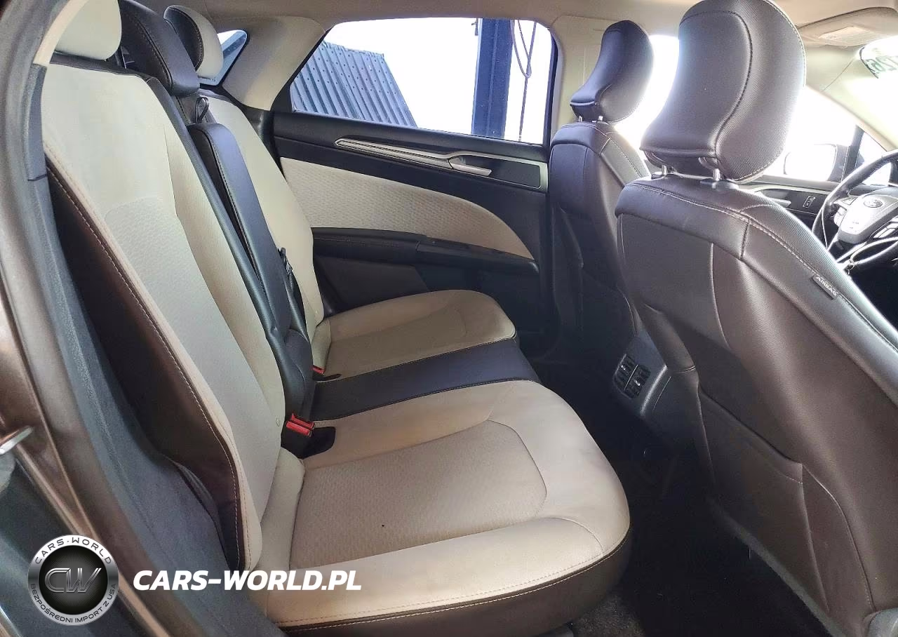 2019 Ford Fusion Se VIN:3FA6P0HD1KR232872 - 10