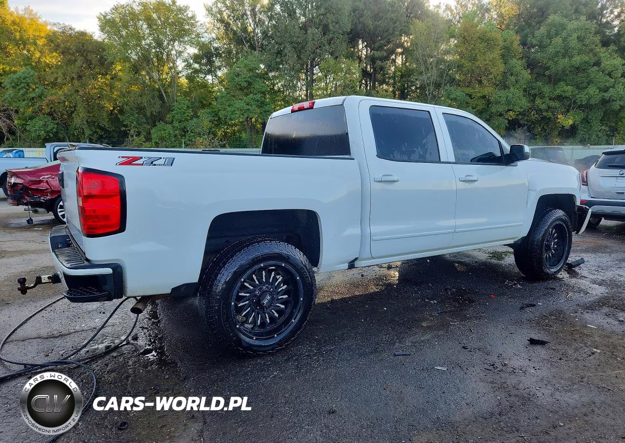 2018 Chevrolet Silverado K1500 Lt VIN:3GCUKREC0JG352690 - 3
