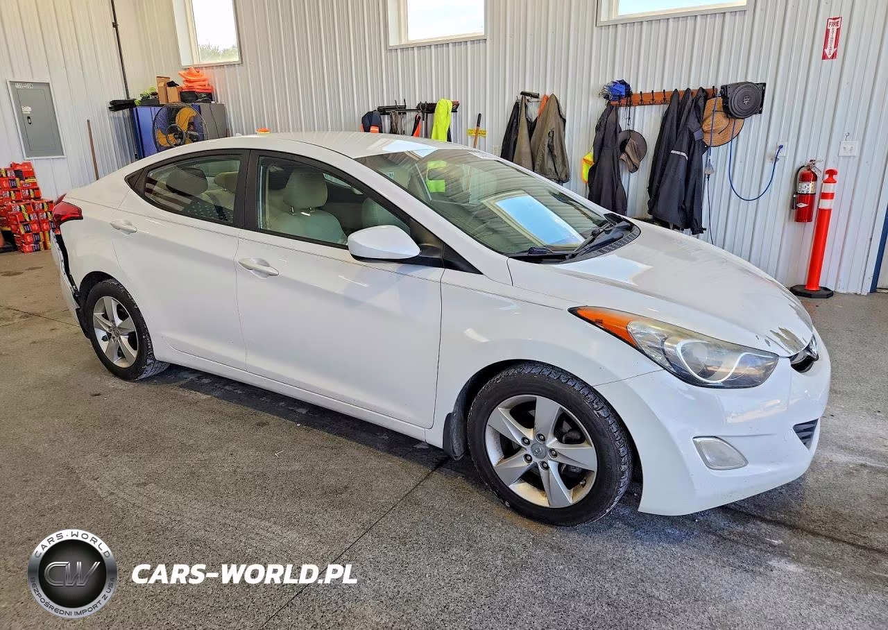 2013 Hyundai Elantra Gls VIN:5NPDH4AE1DH247922 - 4