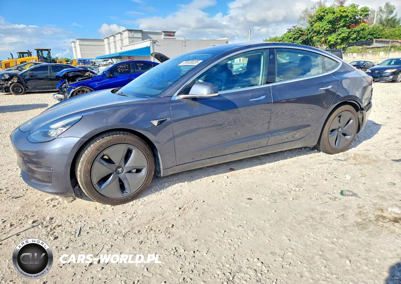 2018 Tesla Model 3 – zdjęcie 1 z 12