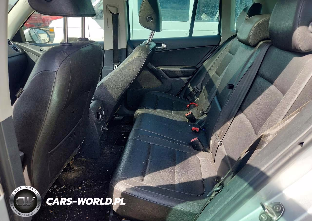 2015 Volkswagen Tiguan S VIN:WVGAV7AX0FW516497 - 10