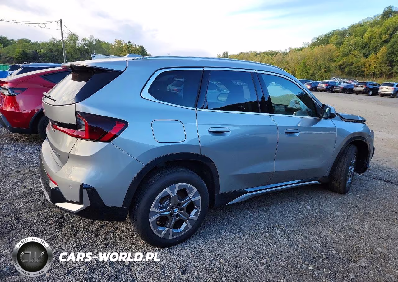 2026 BMW X1 xDrive28I VIN:WBX73EF00T5571542 - 3