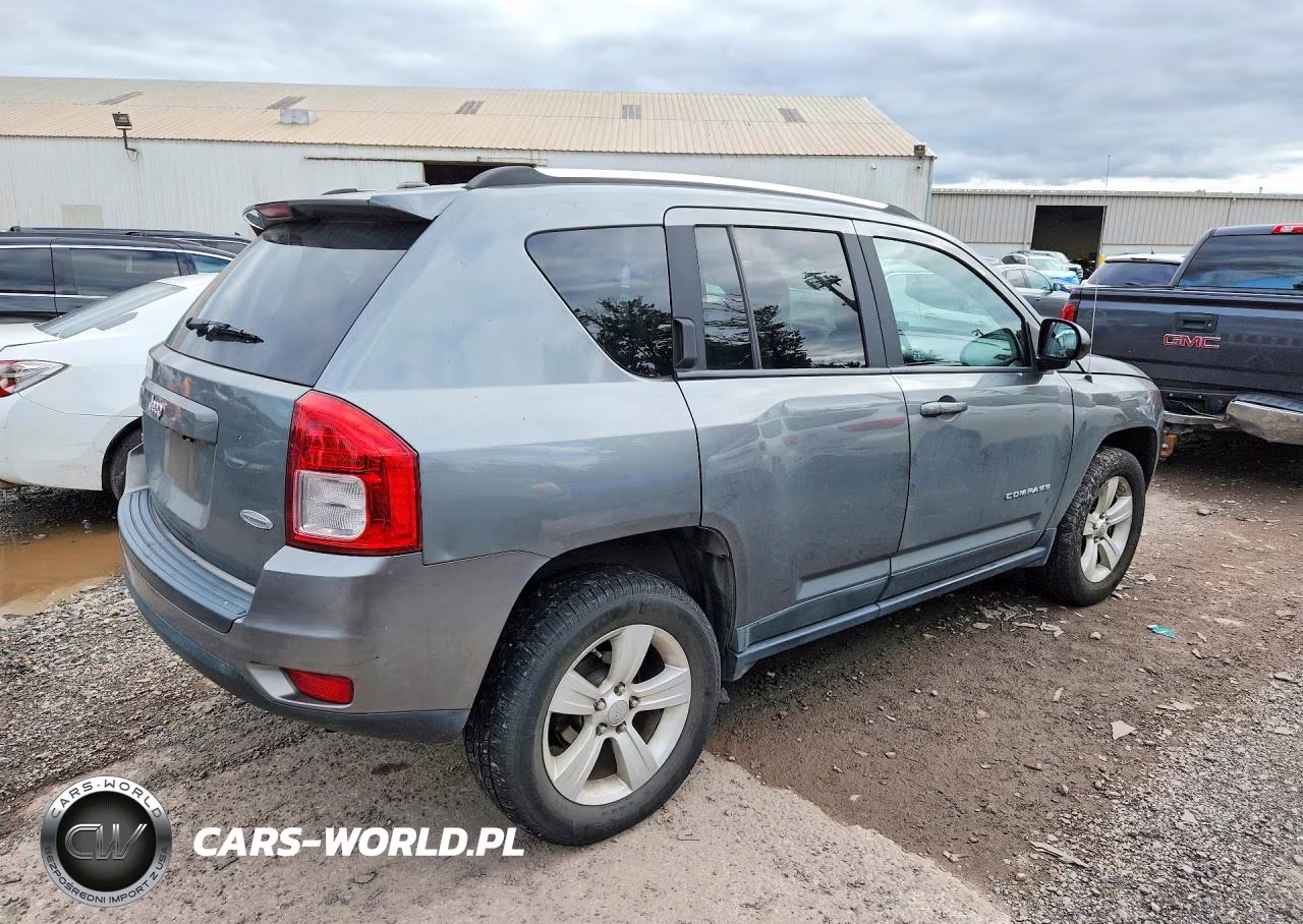 2012 Jeep Compass Latitude VIN:1C4NJDEB5CD514346 - 3