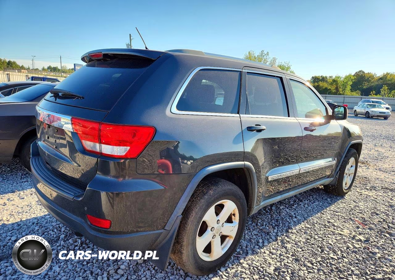2011 Jeep Grand Cherokee Laredo VIN:1J4RR4GGXBC543715 - 3