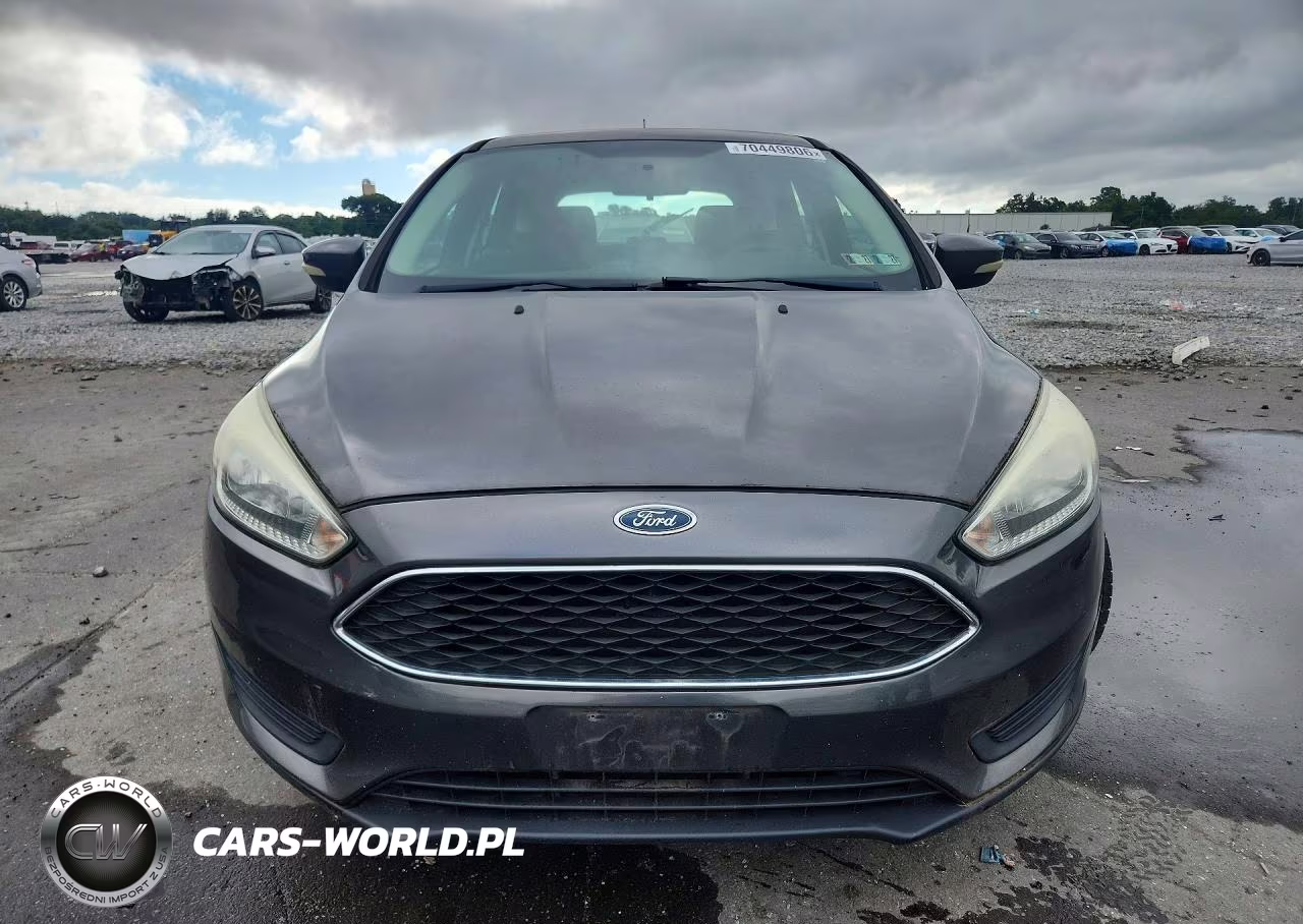 2015 Ford Focus Se VIN:1FADP3K27FL252063 - 5