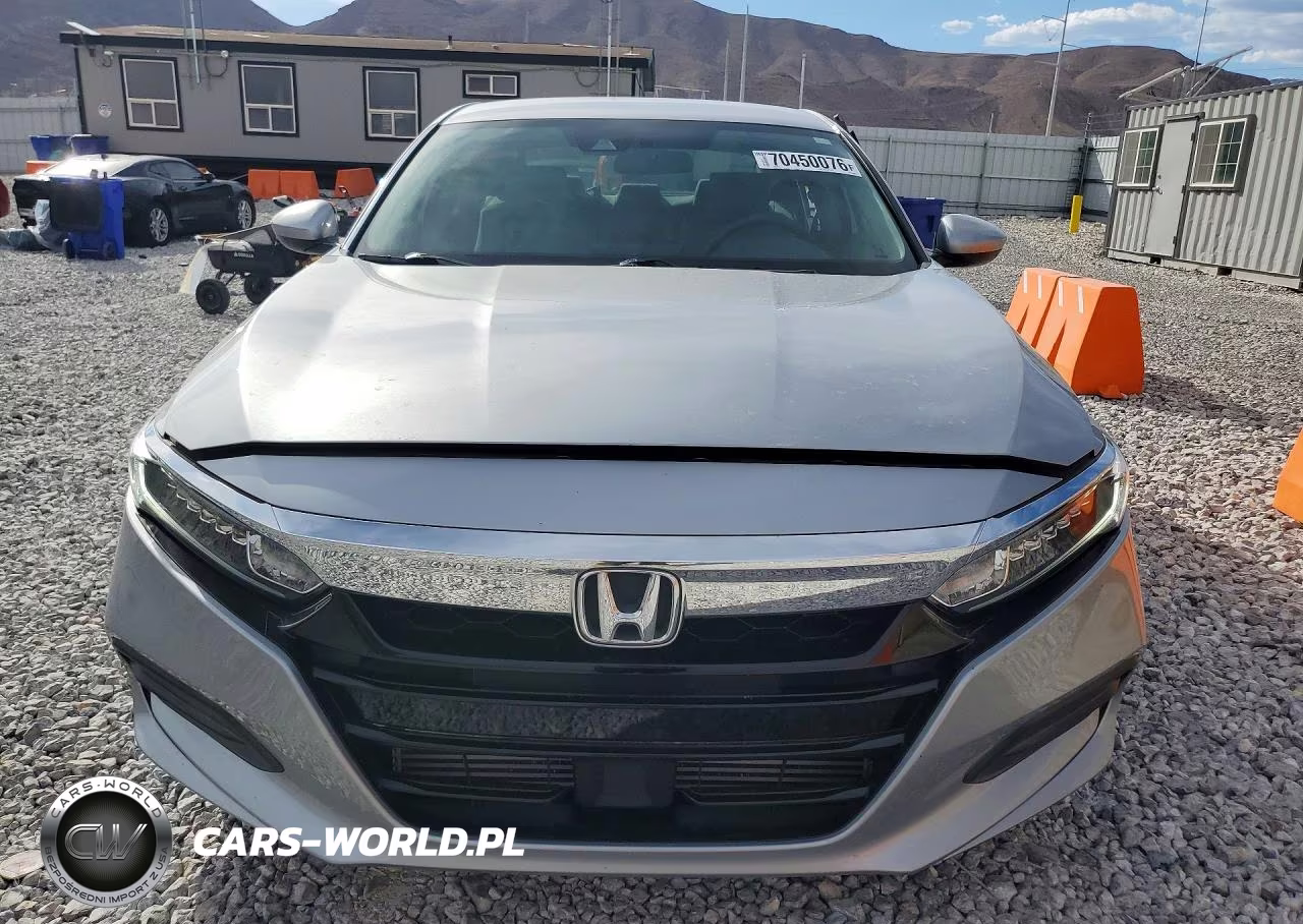 2018 Honda Accord Lx VIN:1HGCV1F17JA235884 - 5