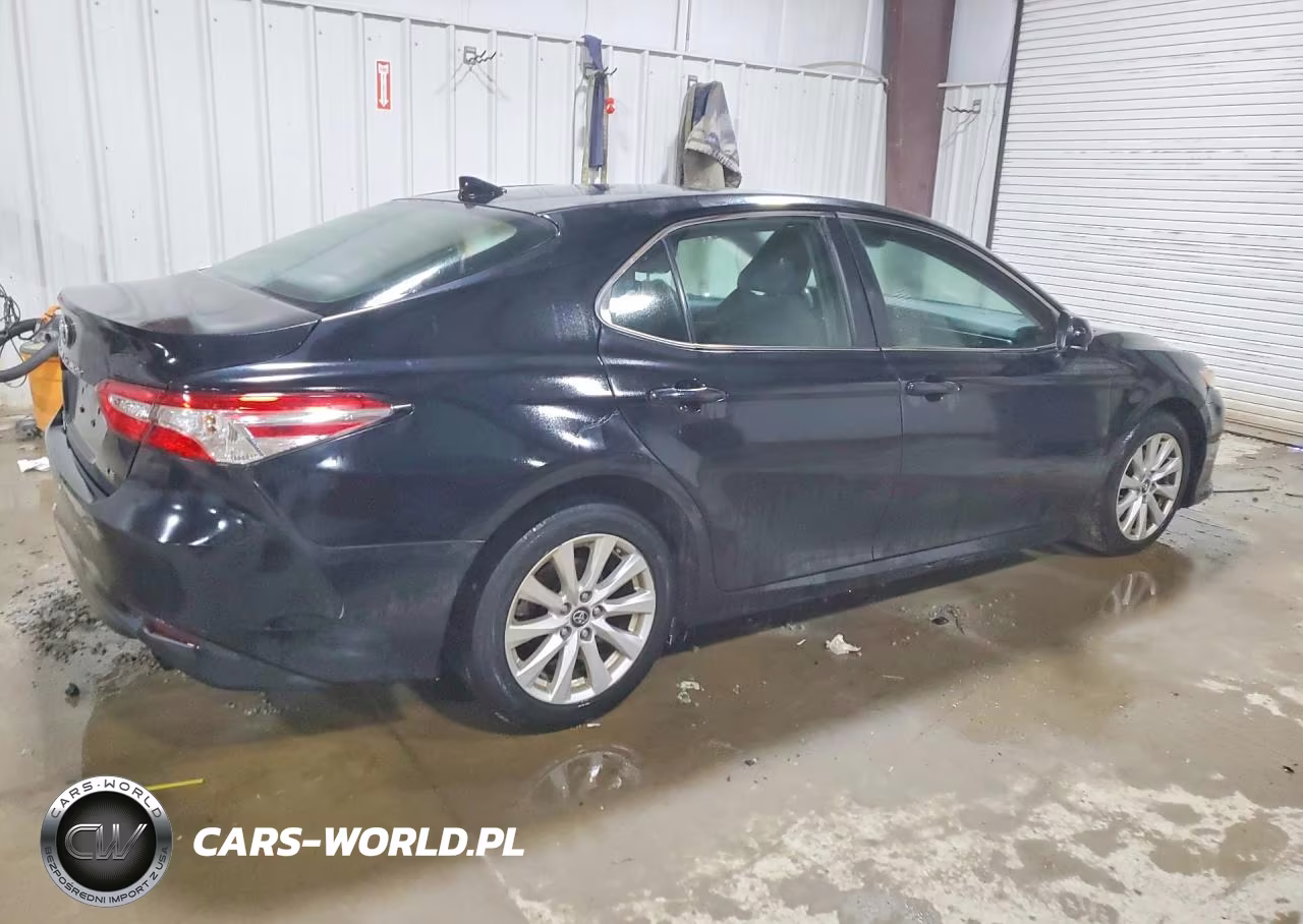 2019 Toyota Camry Le VIN:4T1B11HK8KU270439 - 3