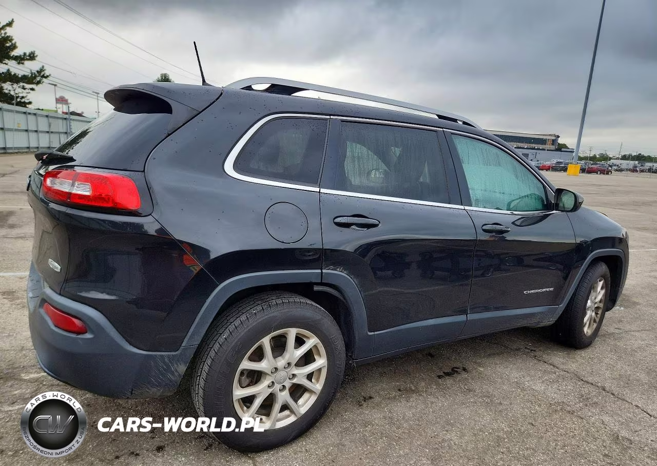 2016 Jeep Cherokee Latitude VIN:1C4PJMCB7GW145009 - 3
