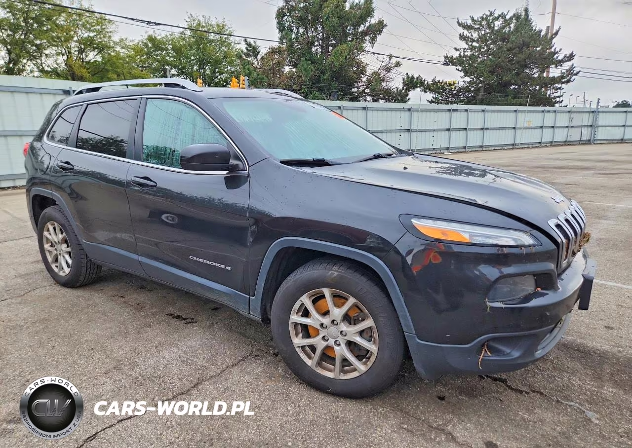 2016 Jeep Cherokee Latitude VIN:1C4PJMCB7GW145009 - 4