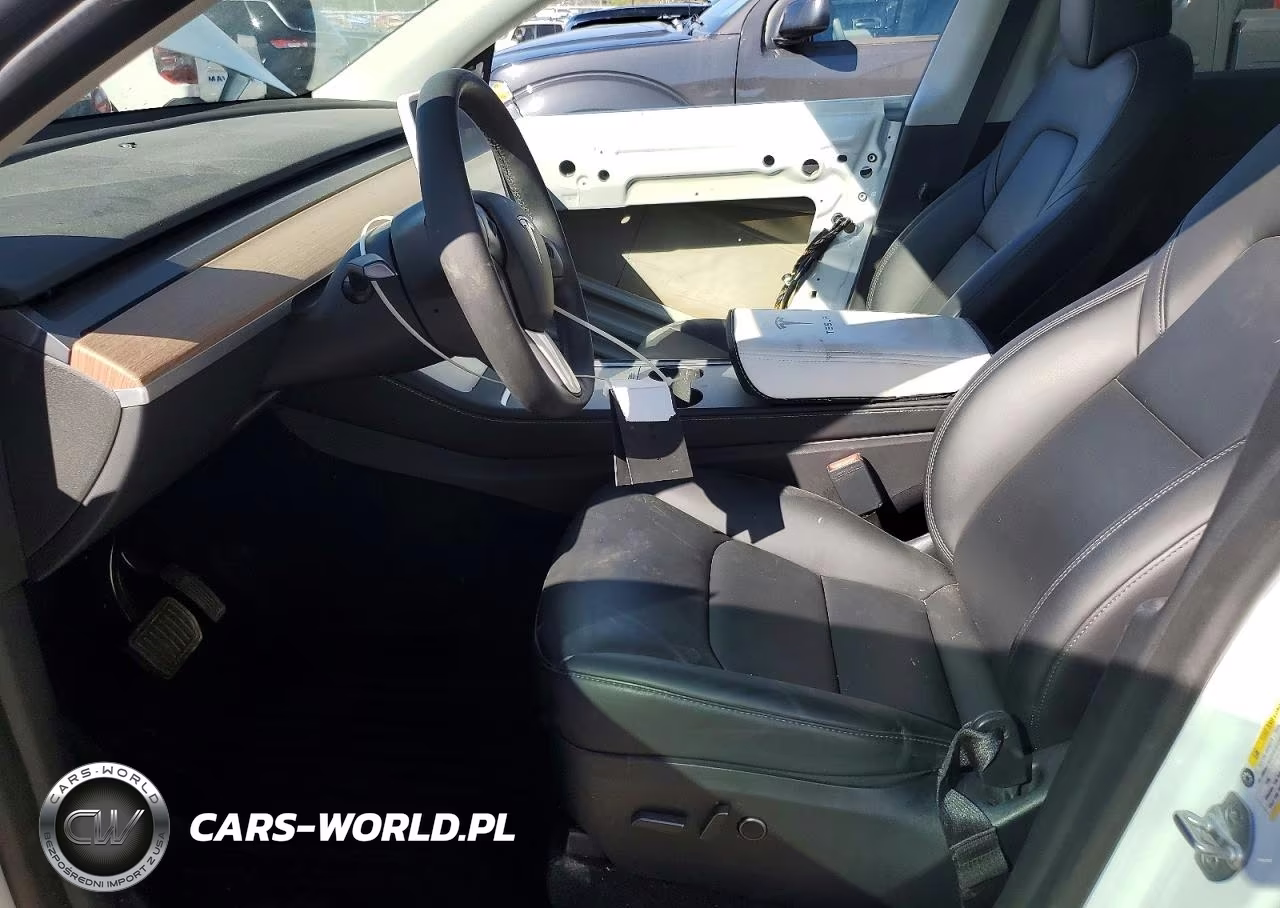 2023 Tesla Model Y VIN:7SAYGDEE8PA203675 - 7