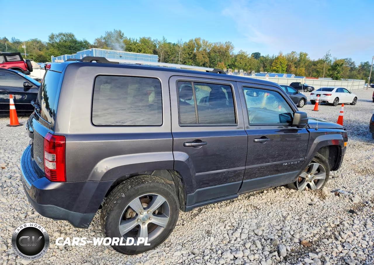2016 Jeep Patriot Latitude VIN:1C4NJRFB2GD739714 - 3