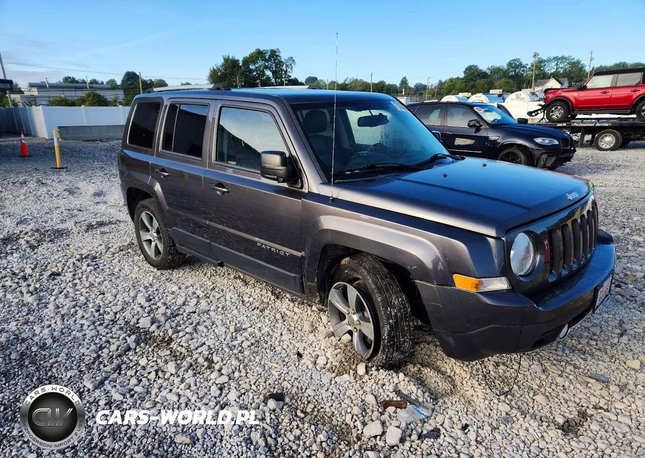 2016 Jeep Patriot Latitude VIN:1C4NJRFB2GD739714 - 4