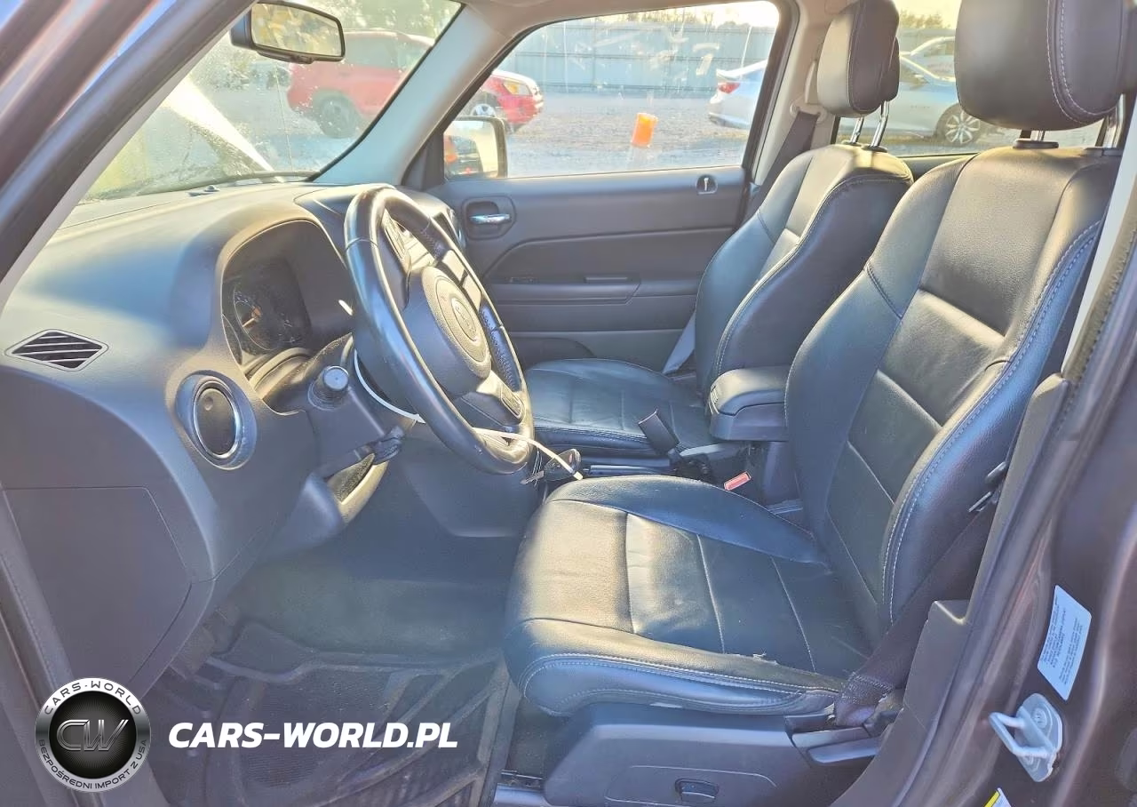 2016 Jeep Patriot Latitude VIN:1C4NJRFB2GD739714 - 7